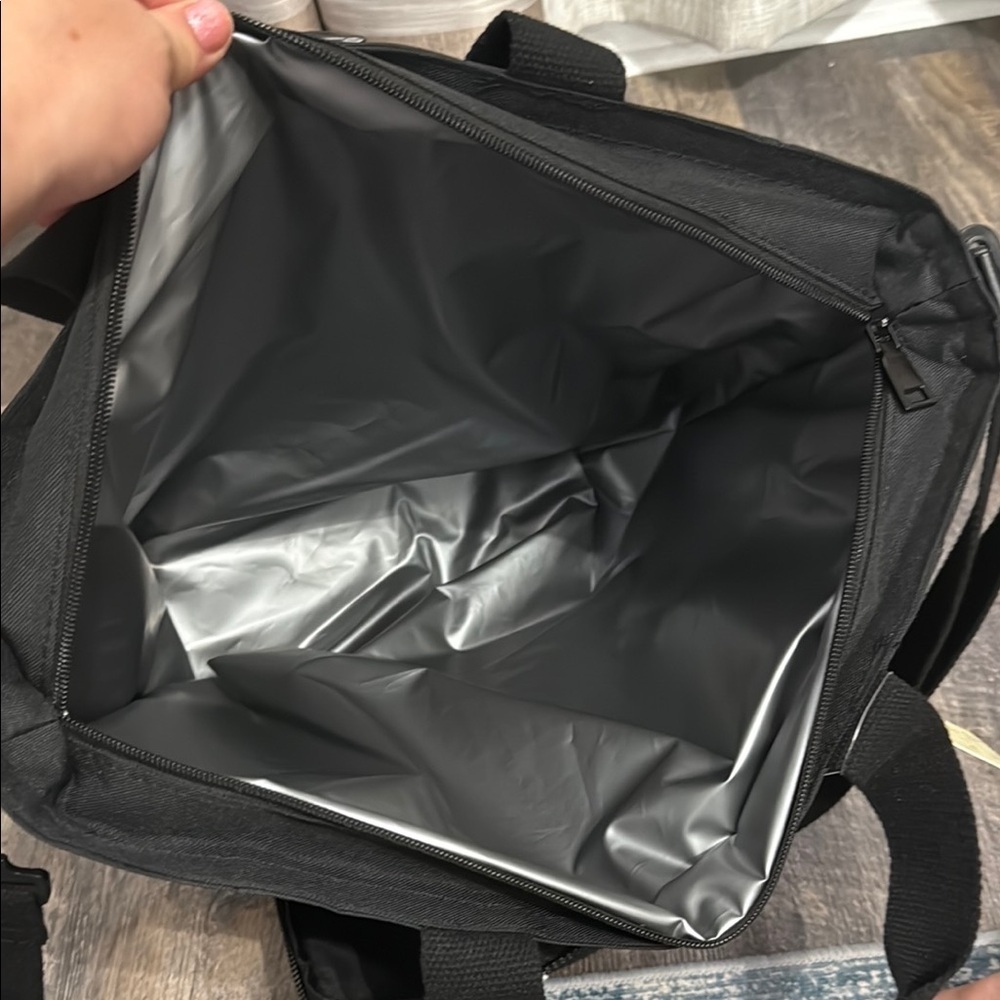 No Boundaries Black cooler Tote - Picture 5 of 10